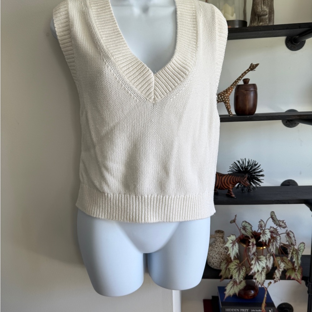 Abercrombie & Fitch Cream V-Neck Sweater